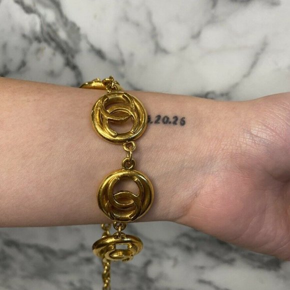 CHANEL Vintage 1983 Gold Plated Round Logo CC Brac - Picture 3 of 9